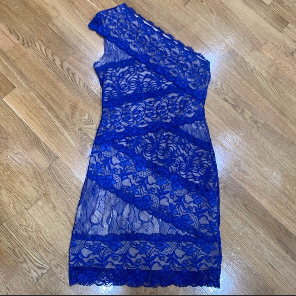 Bebe mixed lace one shoulder dress